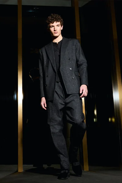 Look 28